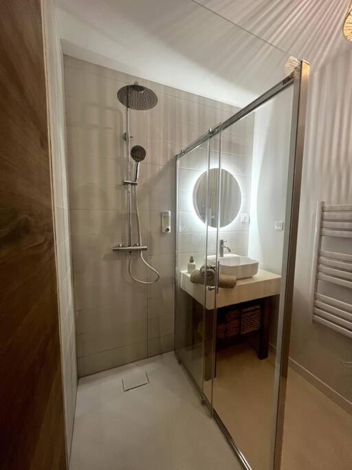 Jolie Maison Avec Courette Бурж Экстерьер фото