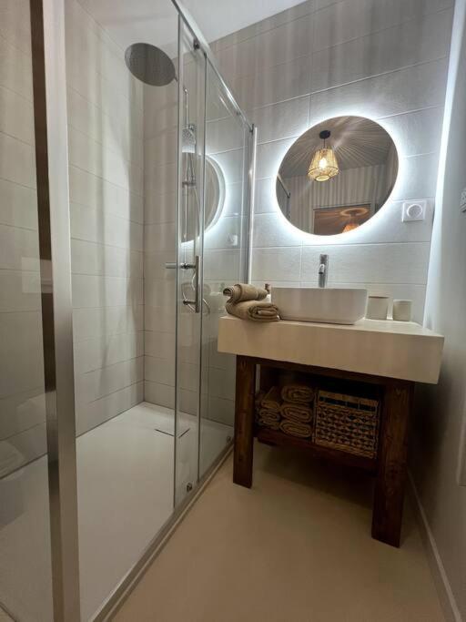 Jolie Maison Avec Courette Бурж Экстерьер фото