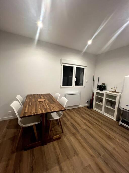 Jolie Maison Avec Courette Бурж Экстерьер фото